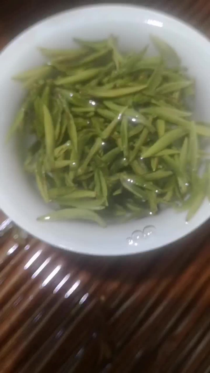 头采米牙杆杆的