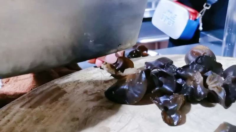 柞水黑木耳，国家地理标志产品，泡发率可达15。