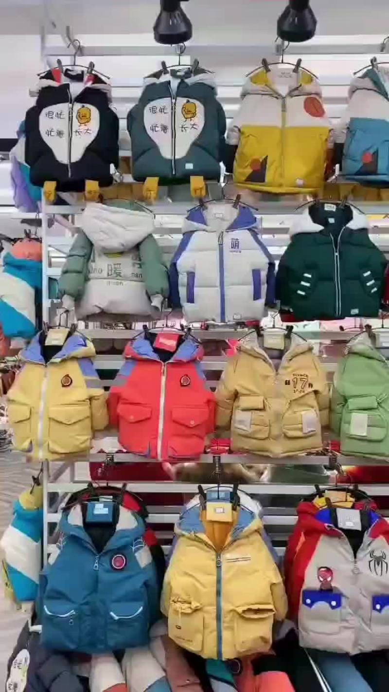 童装潮版羽绒服工厂直批28.6块拿货价码数齐全