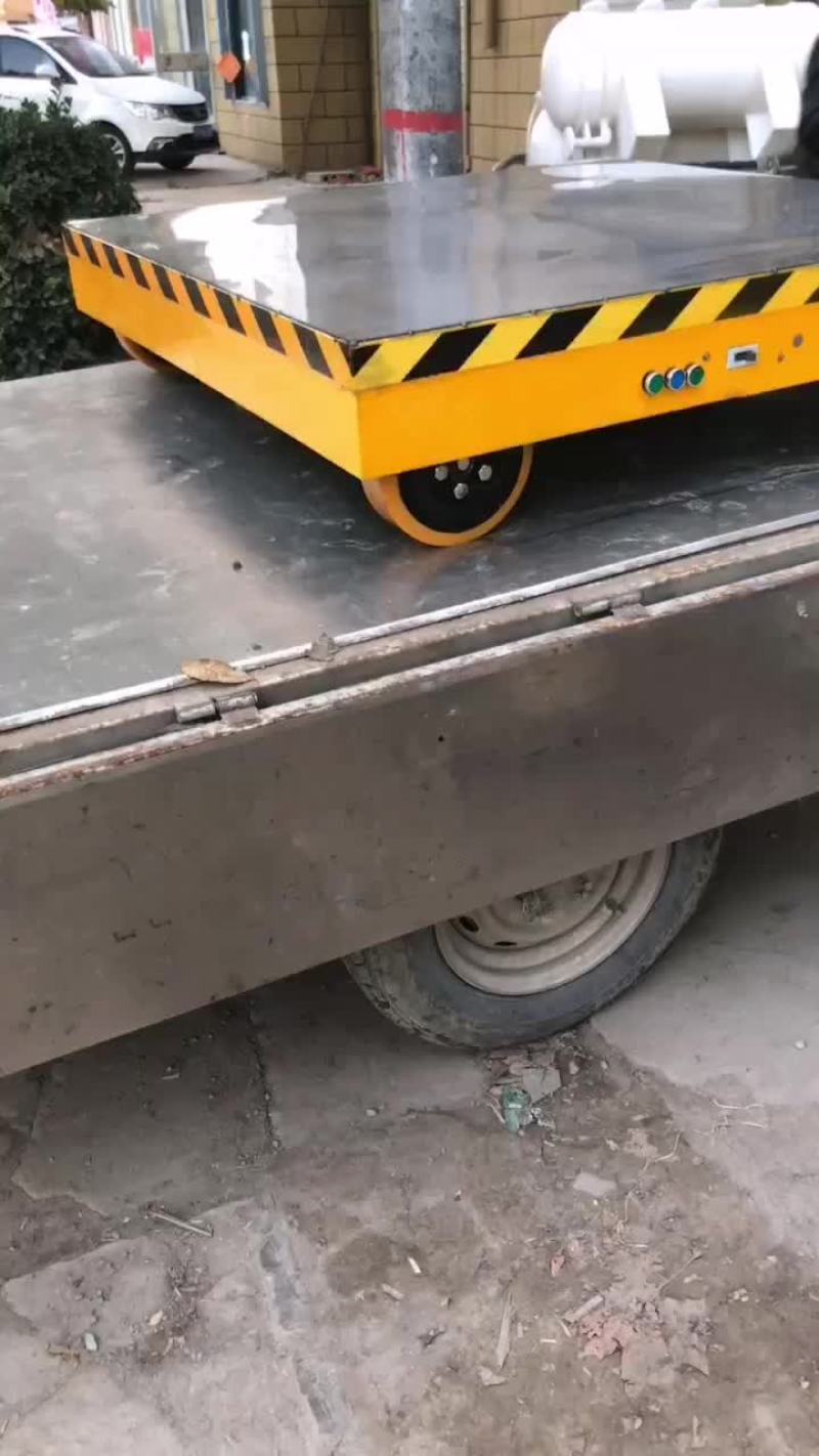 承重五吨无轨车