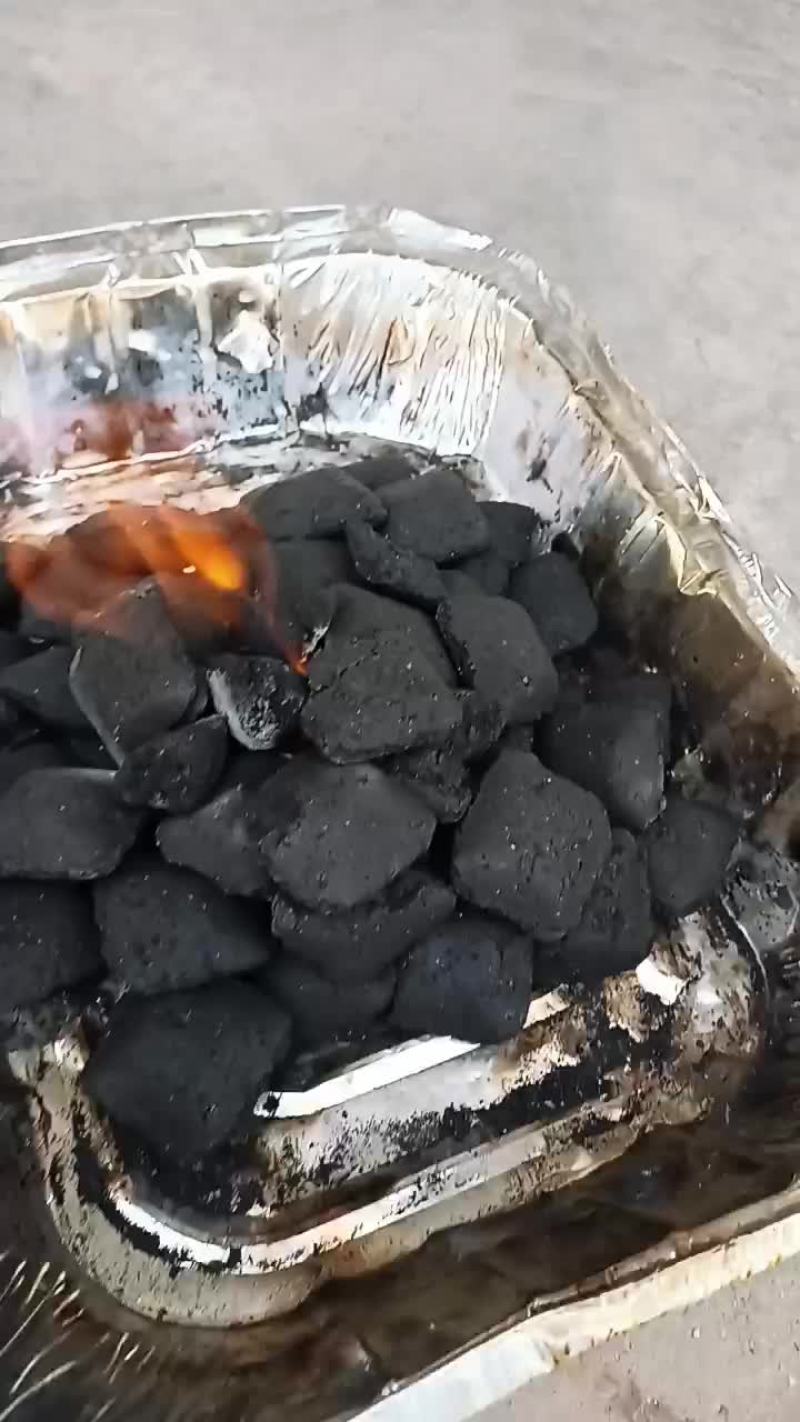 烧烤竹炭炭球，燃烧四个小时。月产量两千吨，可以开发票