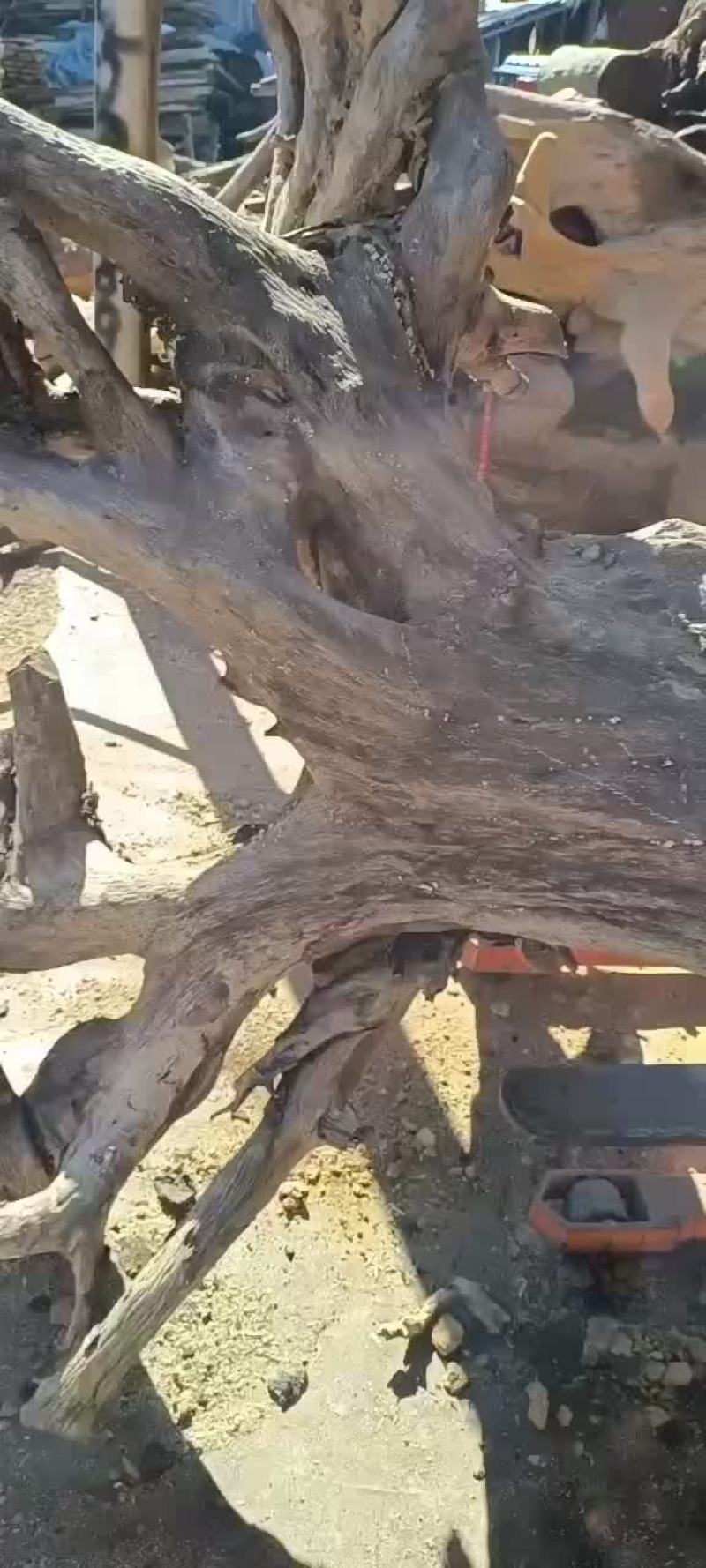加工出售各种木材的茶板，茶盘，根雕等……价格便宜