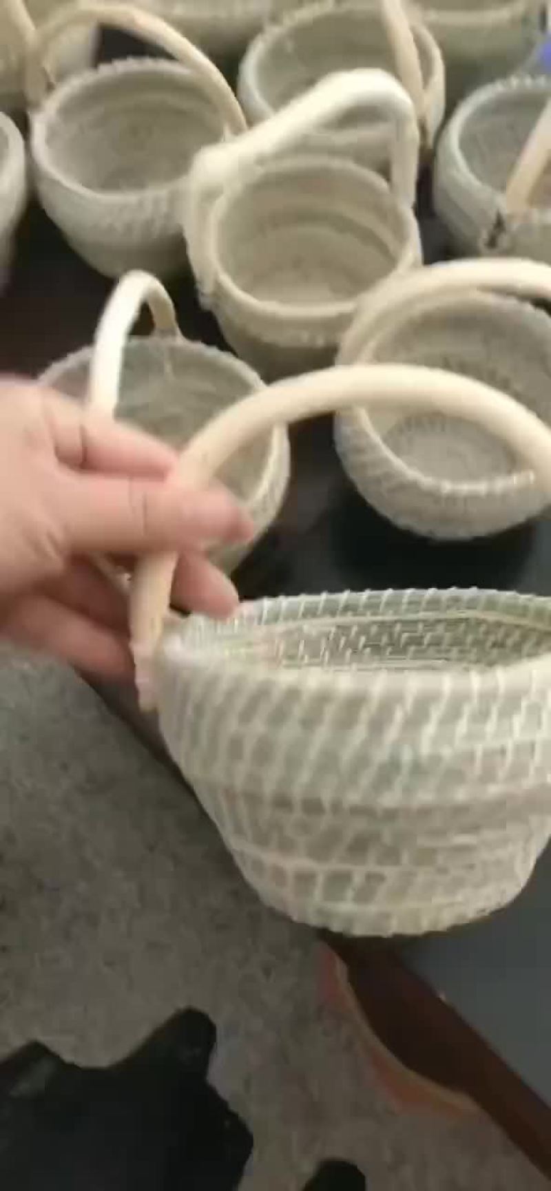 纯手工艺品，老妈纯手工编织而成，有喜欢的联系