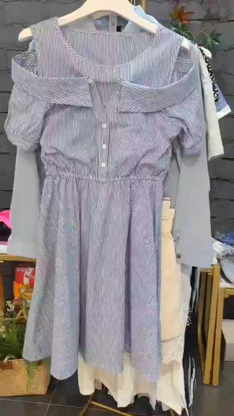 实体店收回来的精品女装1600件左右。