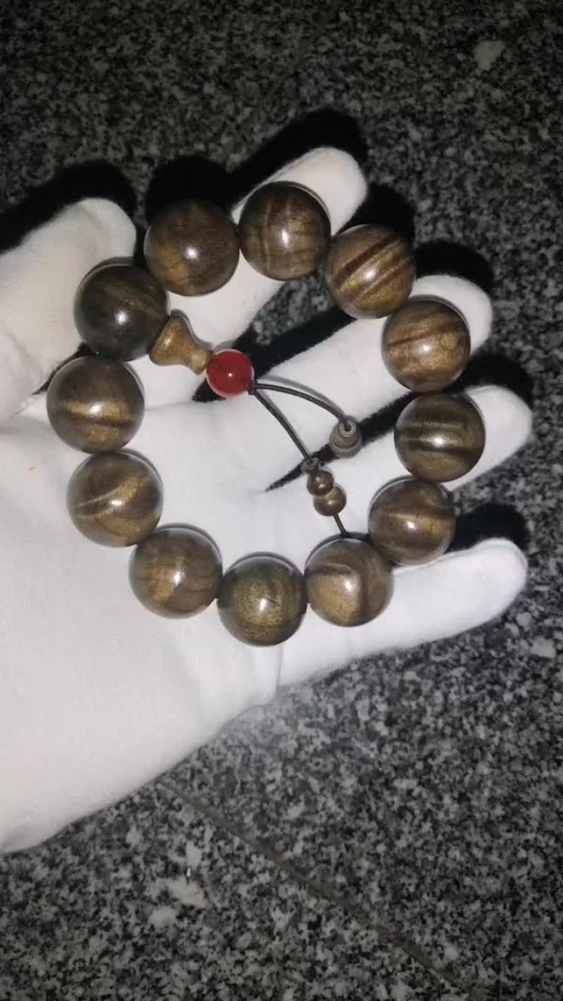 金丝楠阴沉木手串2.0满水波，金丝爆满，香味浓郁