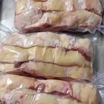 胸口油