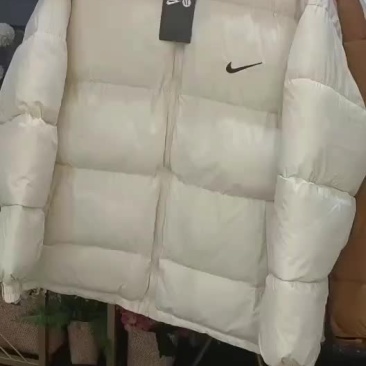 时尚潮流棉服530件左右