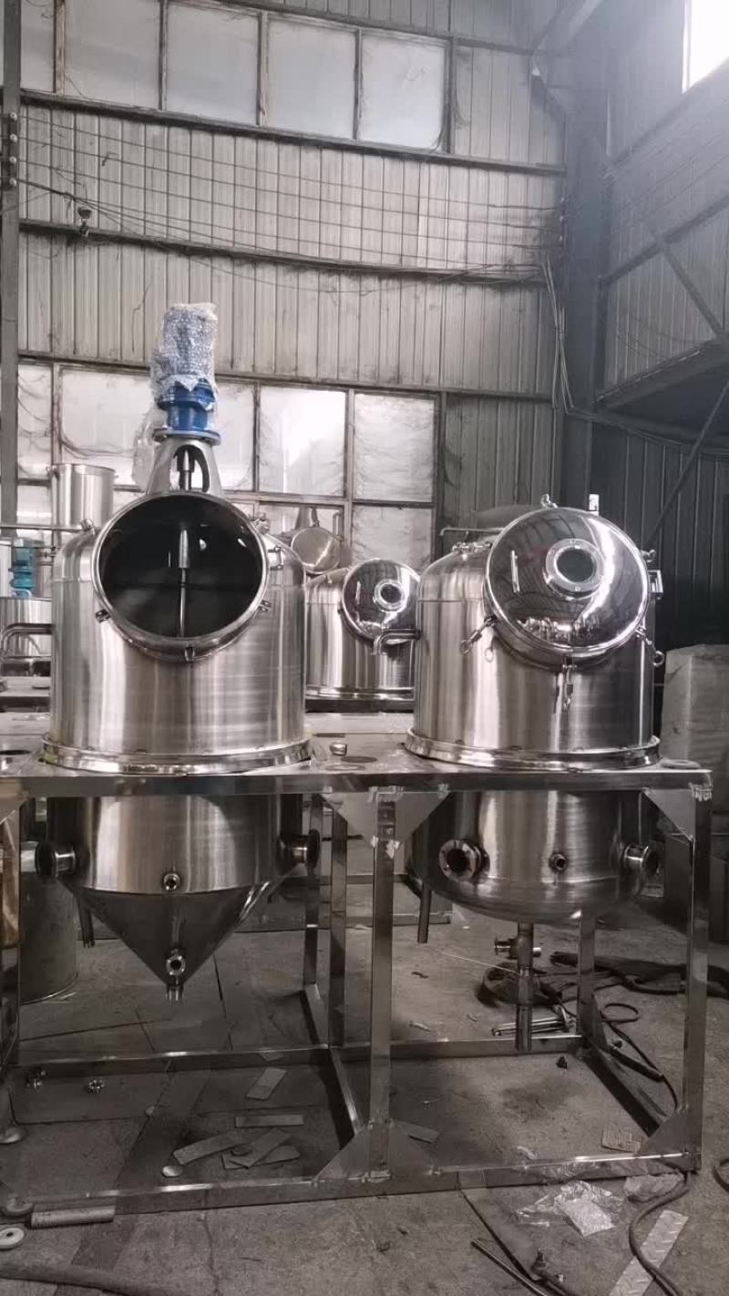 榨油机采用多级变速，自动温控，一机多用。冒渣少出油率高