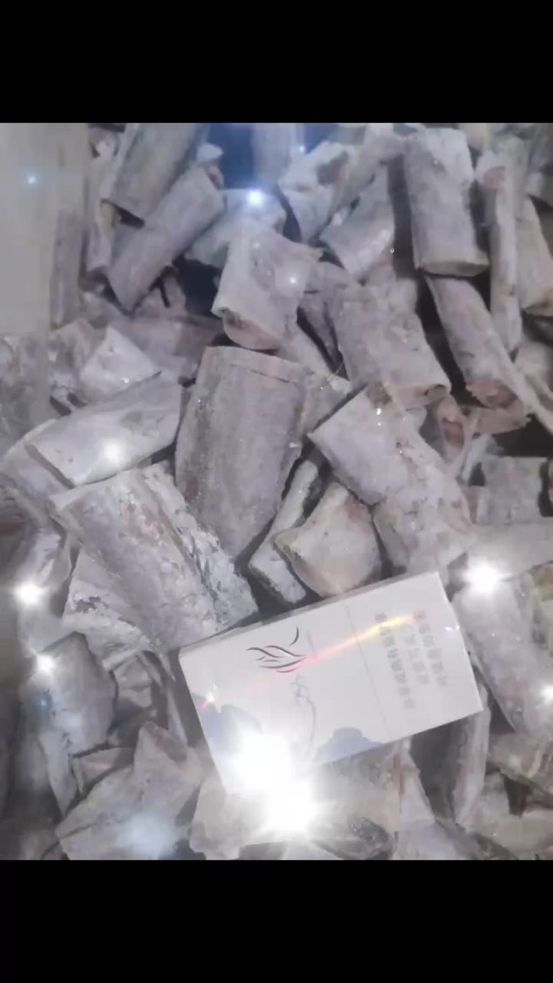 带鱼段，鱼肚段便宜，破肚子了，不好看，吃可以的，