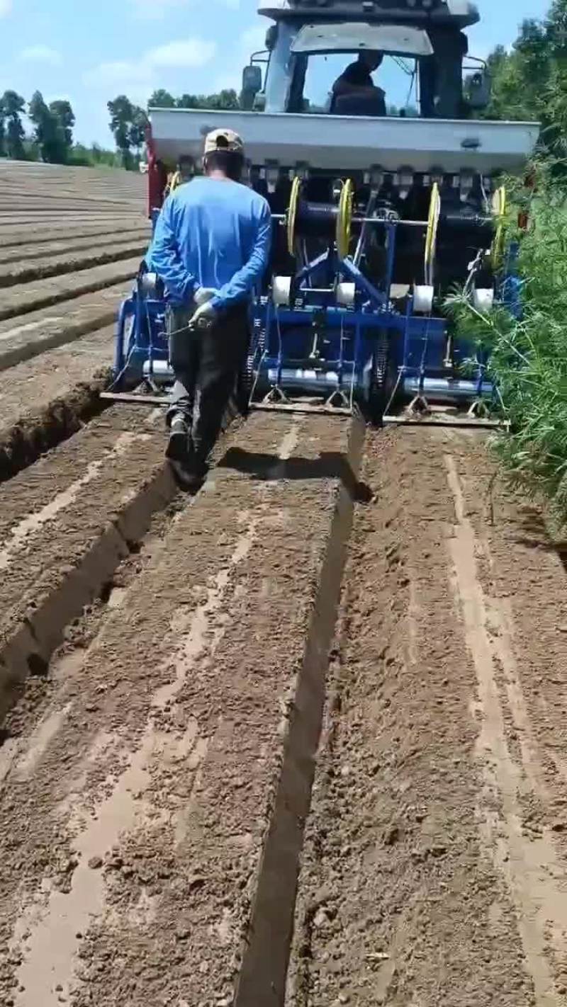 起垄机