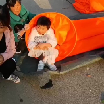 老铁们咱厂家这布水带您看质量好不好结实不结实！