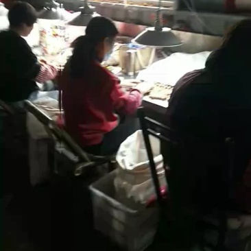 想卖夏威夷果等各类坚果及各类果蔬源头一手销售。