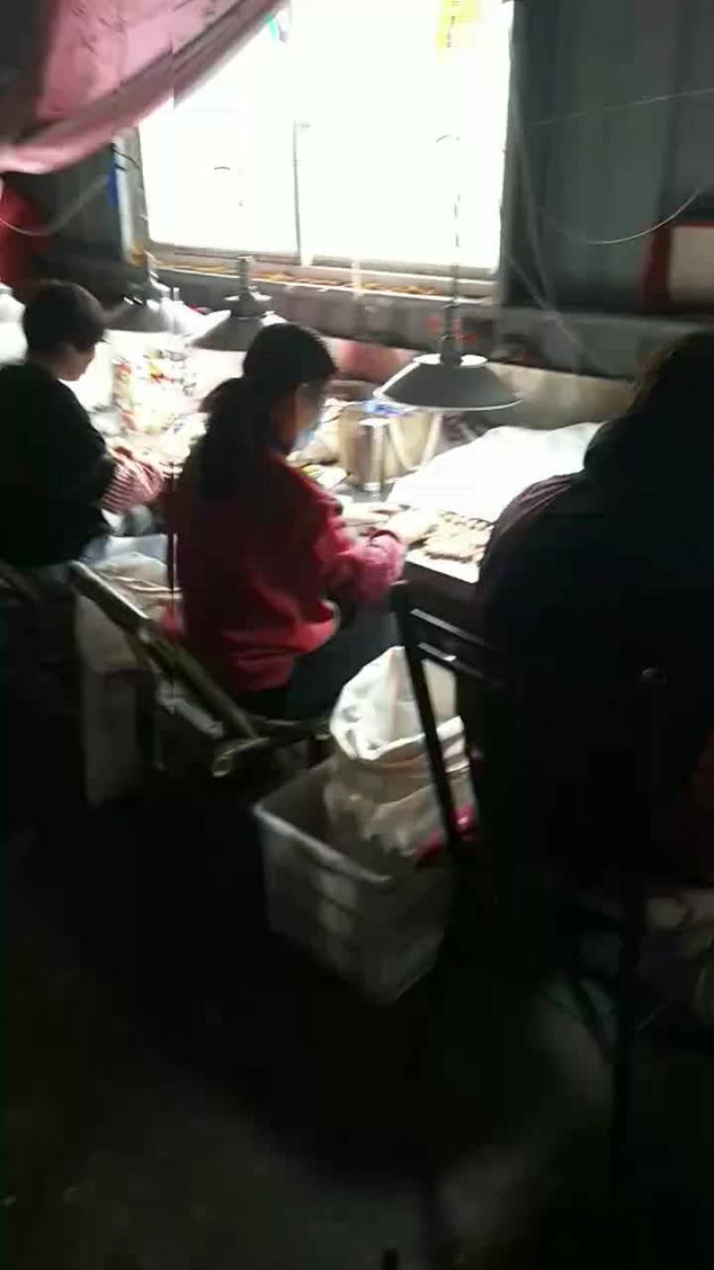 想卖夏威夷果等各类坚果及各类果蔬源头一手销售。