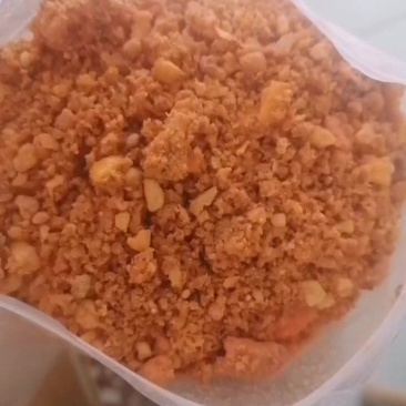 常年出售肯德基油渣油脂25/30水分15左右，牛羊育肥效