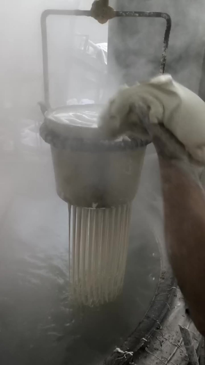 传统工艺，手工粉条，干净卫生，劲道十足，量大从优
