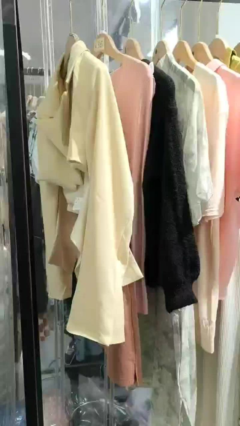 靓妹杂款女装几万件都便宜出了。需要的联系