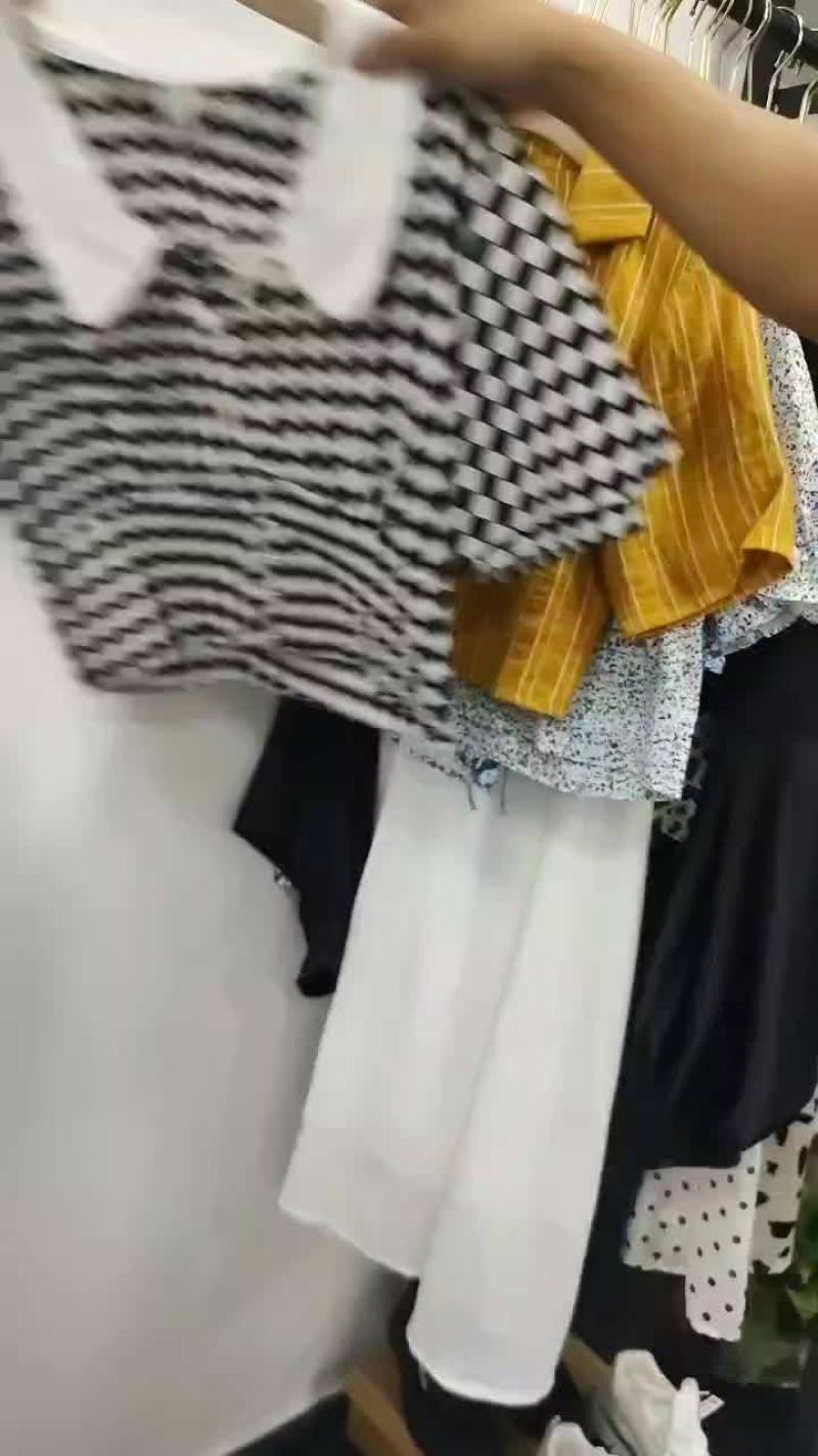 靓妹杂款女装几万件都便宜出了。需要的联系