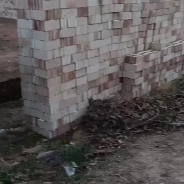 大量小红砖