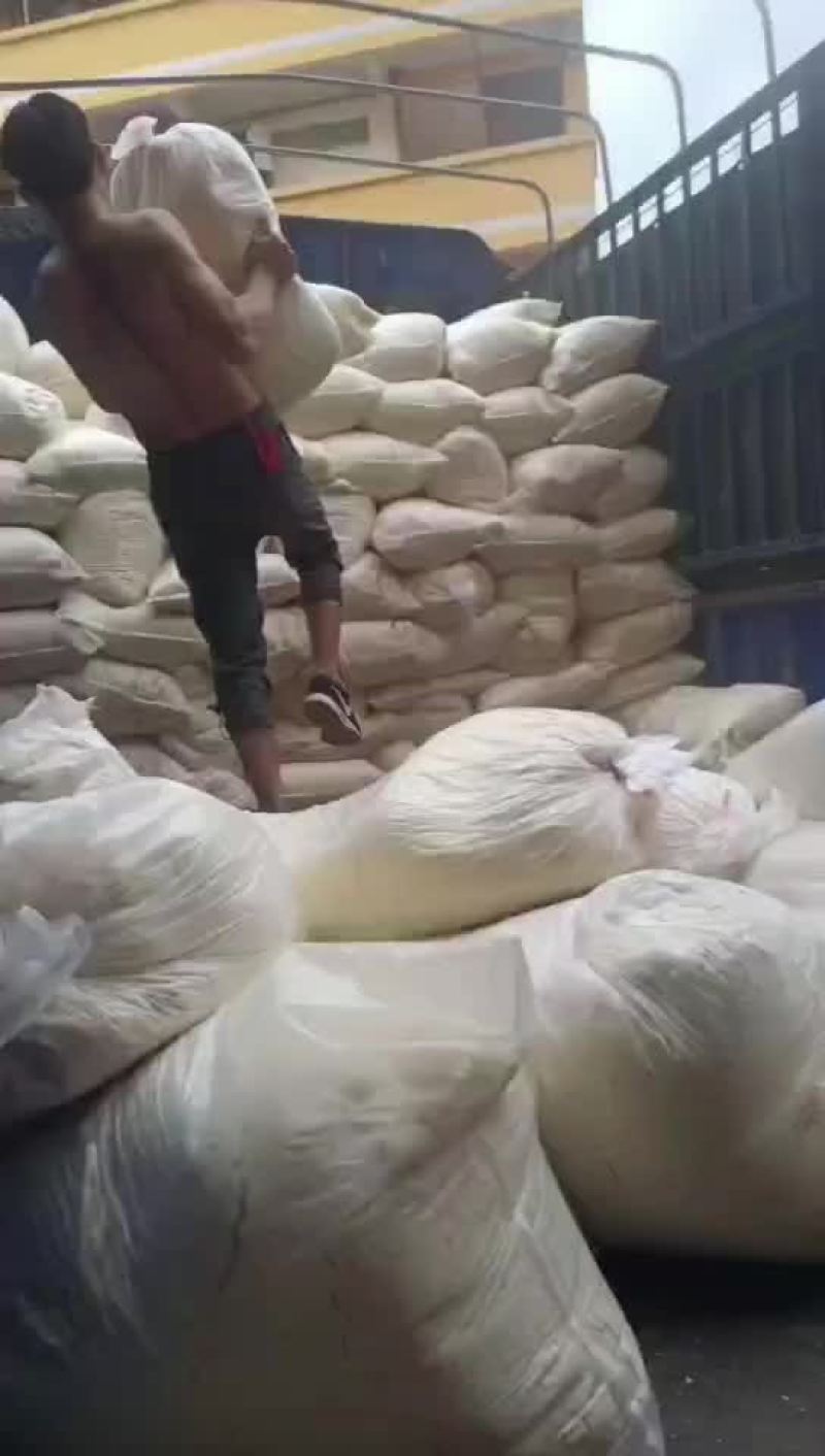 新鲜脱水豆渣，真空包装，常温下保质期为三个月左右