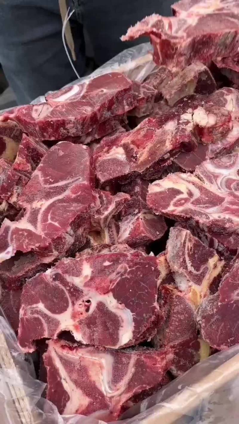 满肉牛脖骨
