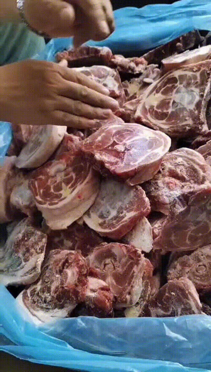 满肉羊脖骨