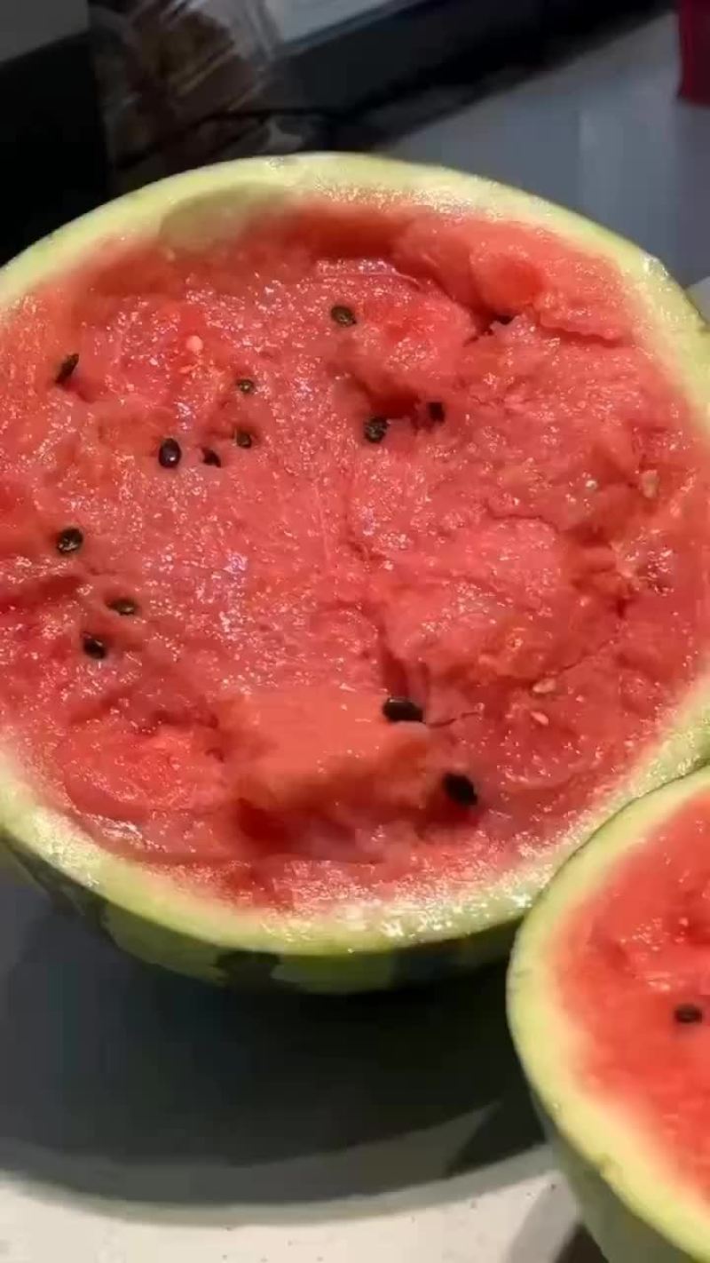8424