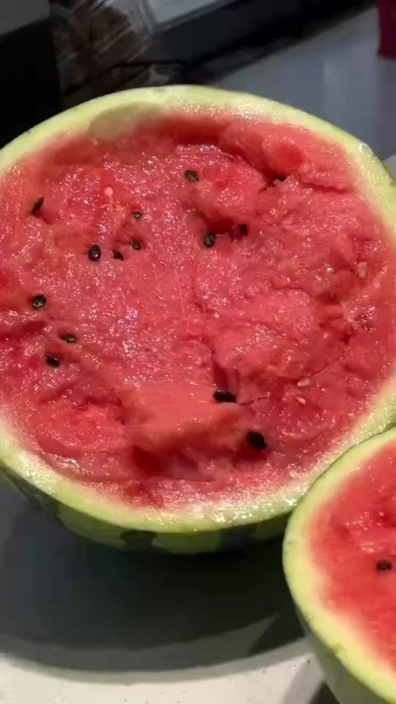 8424