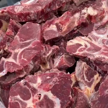 满肉牛脖骨多肉牛脖骨都有