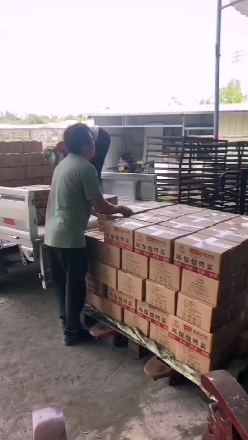 精品碳，烧烤炭，工厂加工直发，常年供应价格实惠