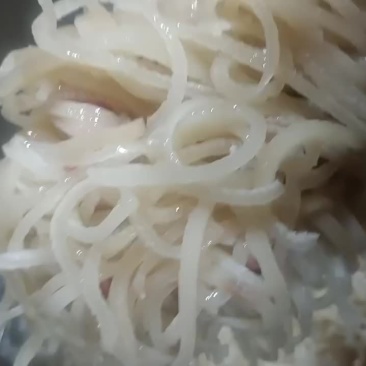 猪皮丝去油去毛，清洗好几遍商超餐饮都能用