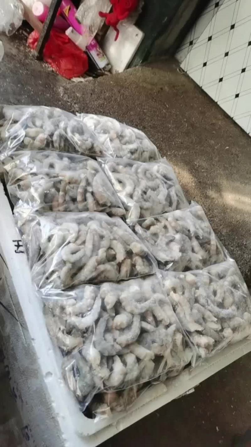 潍坊养虾厂里批发无冰衣手扒速冻精品大虾仁，通货虾仁，次品