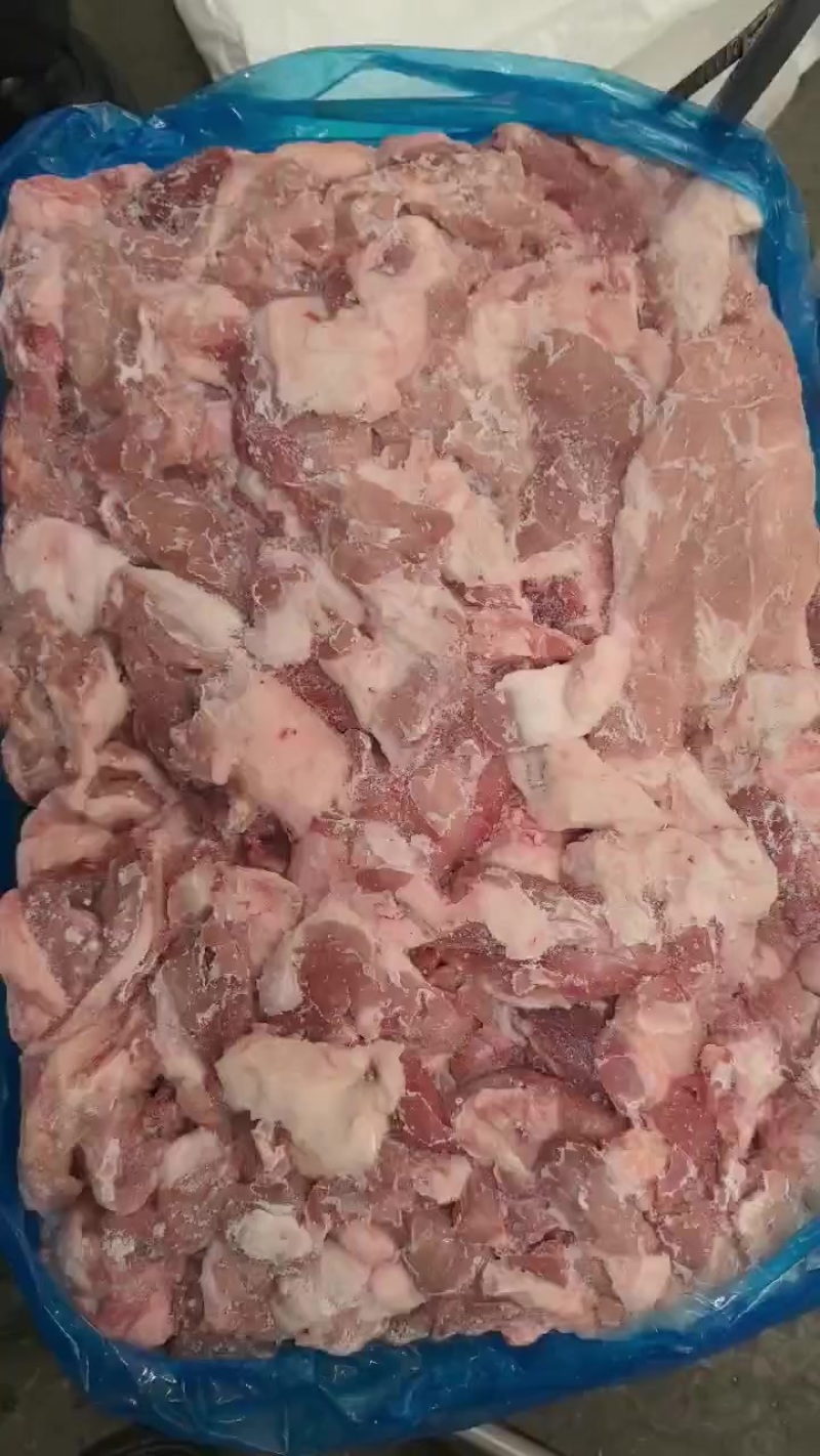6瘦:4肥碎精肉，大块，颜色新鲜