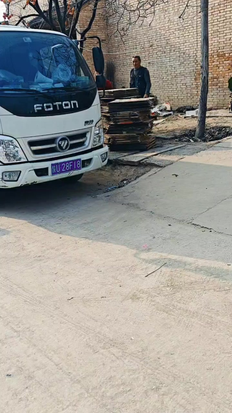 陕西超甜酥梨基地**价格低迷，货源充足。信誉果业热烈欢迎