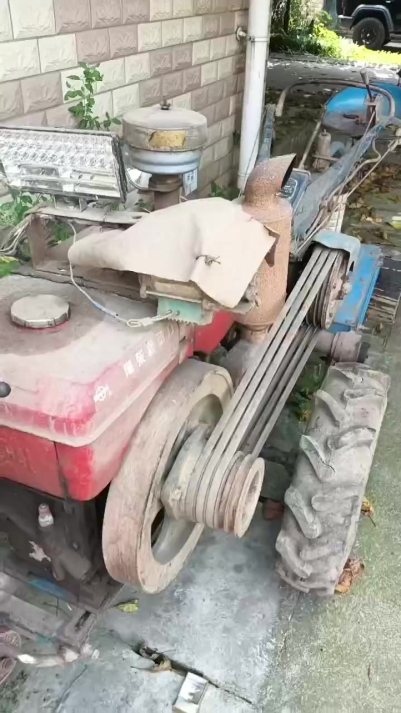 求购手扶式拖拉机