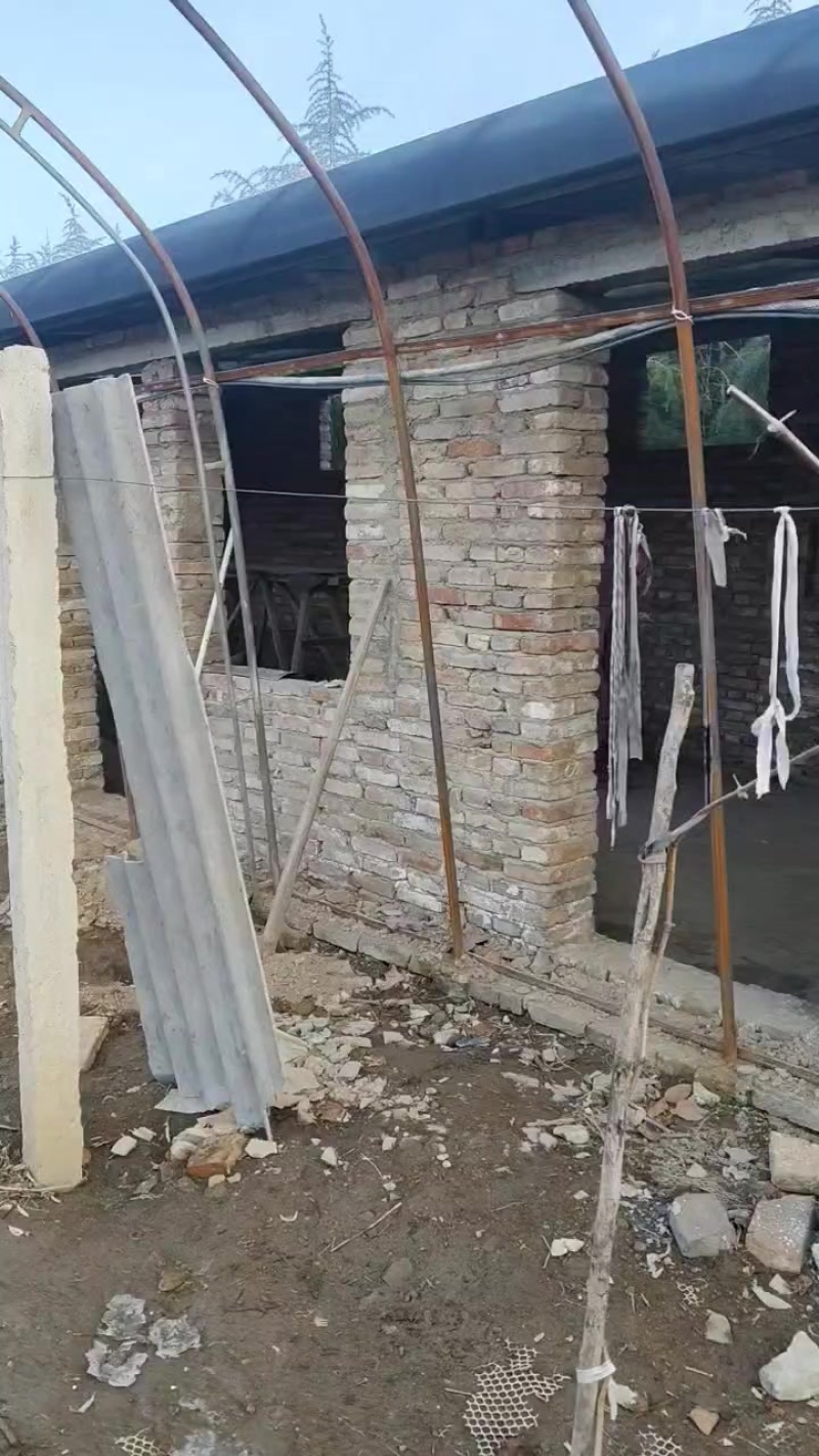 出租养殖场地，水电齐全。***********