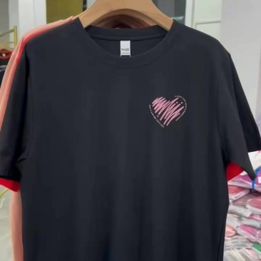 8.8/件纯棉大板T，男女同款，精品工艺210−230克.