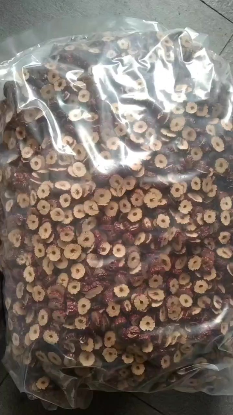 新疆灰枣枣圈，灰枣瓣，去核鸡心枣