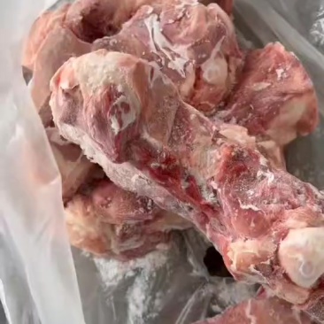前腿骨，新货，带肉百分之50