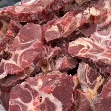满肉牛脖骨
