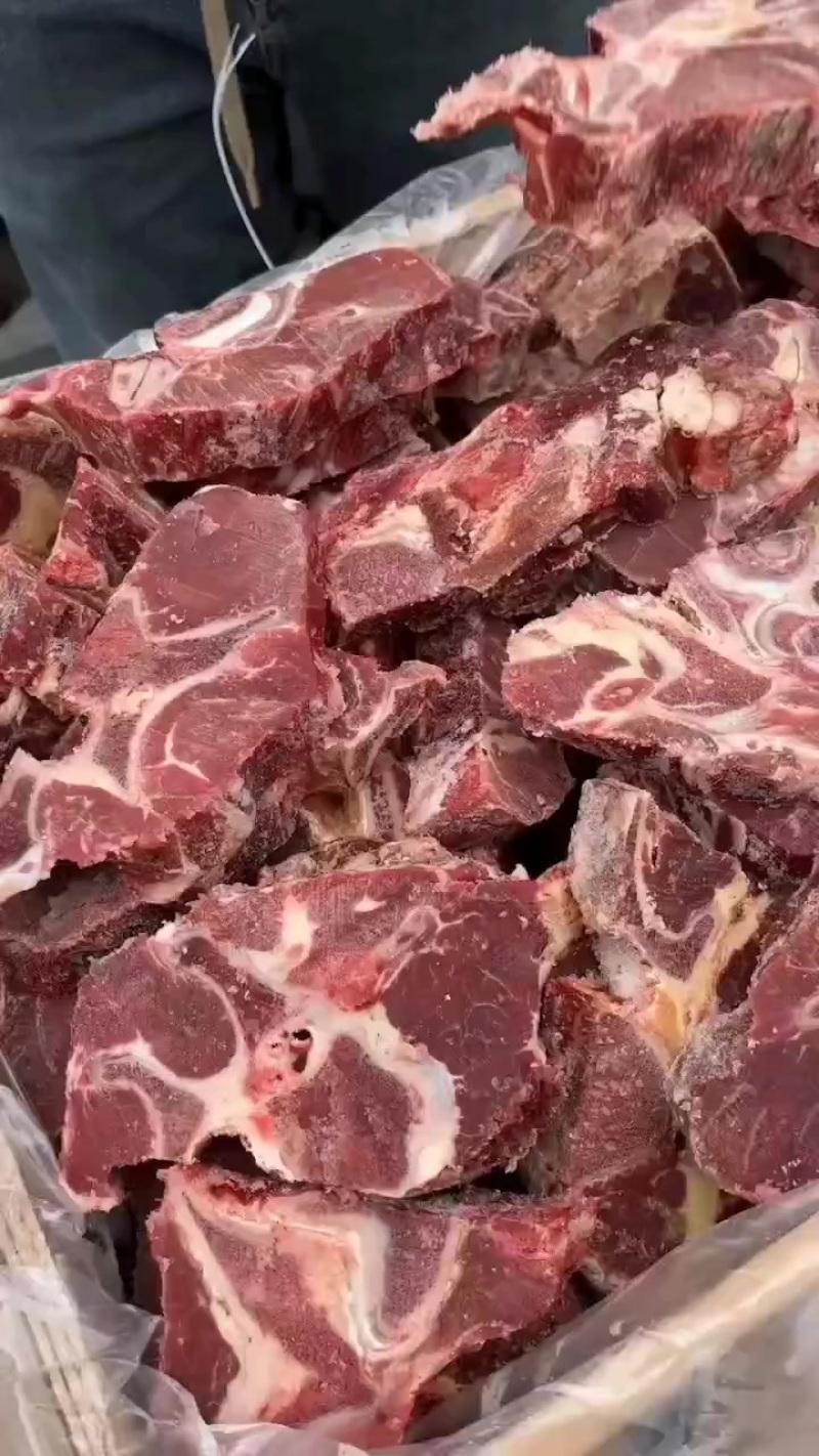 满肉牛脖骨