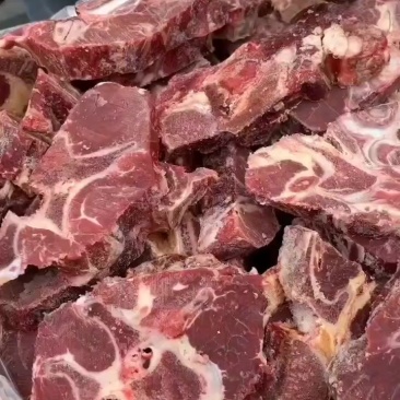 满肉牛脖骨