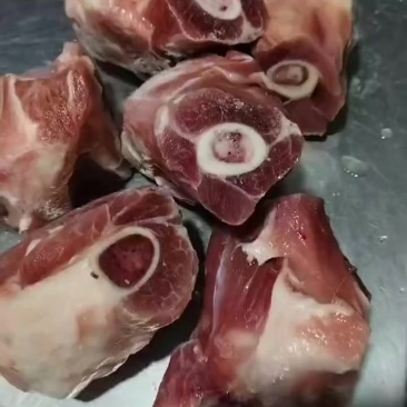 猪棒骨头