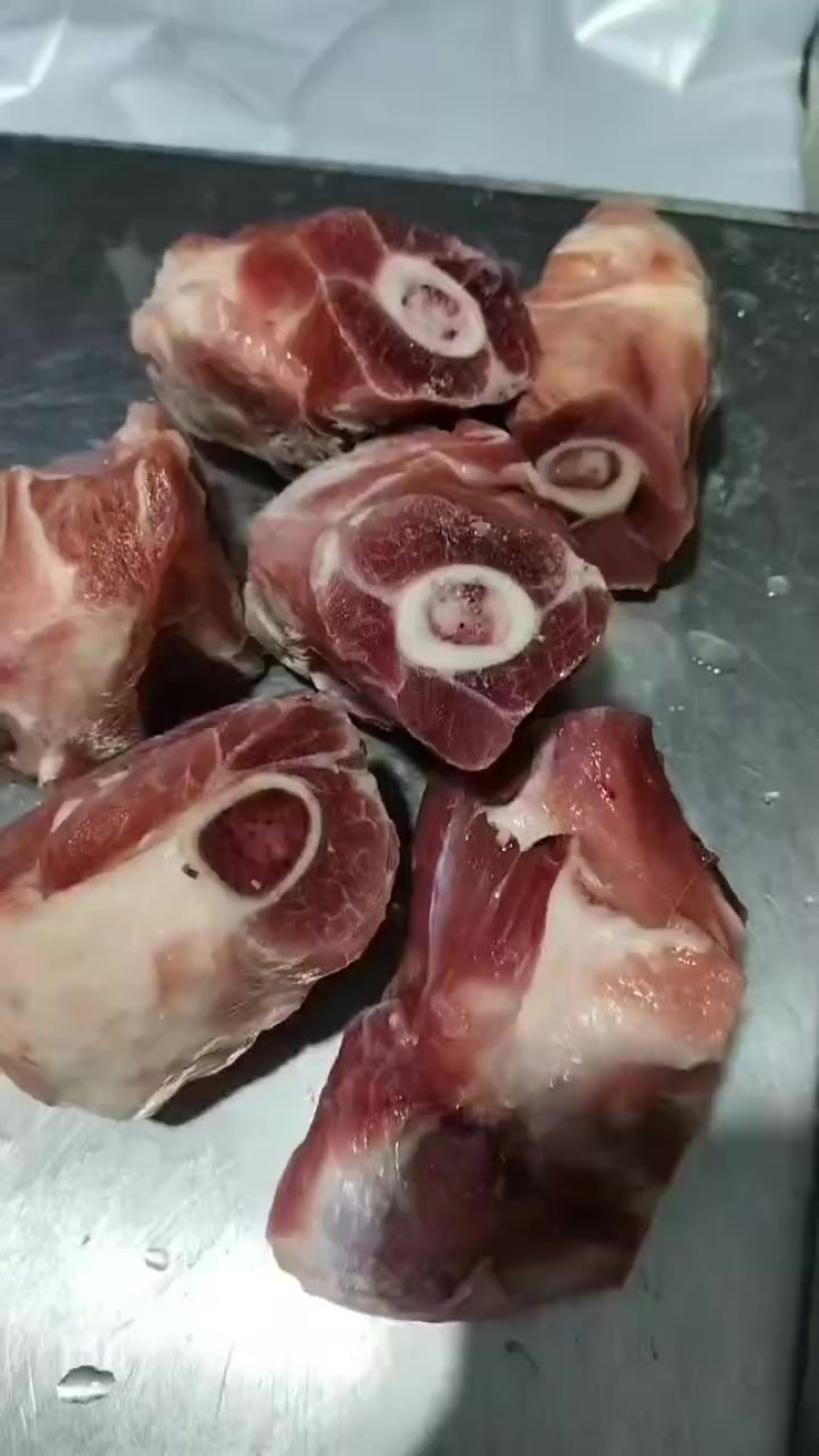 猪棒骨头