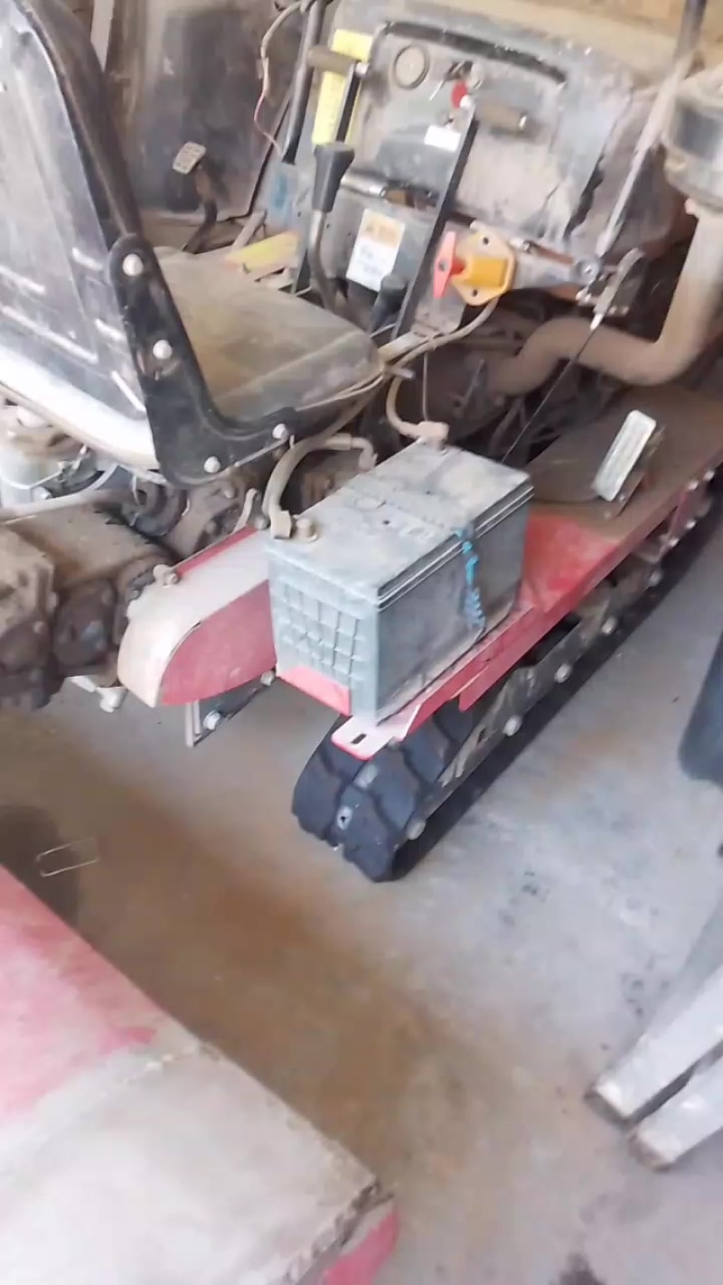 履带式小型拖拉机
