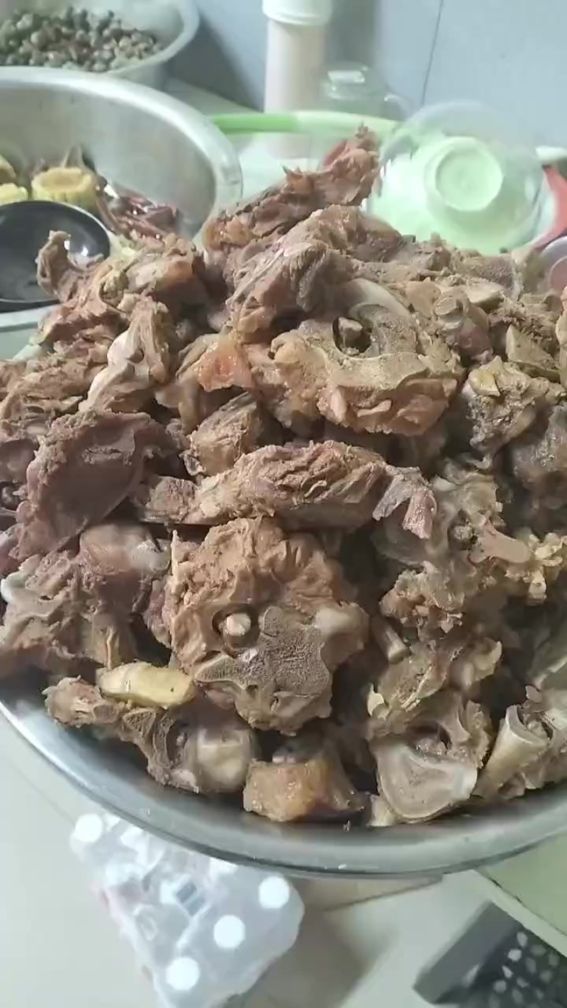 生乳牛脊骨