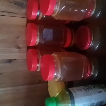 想卖自家的蜂蜜数量不多只有二十斤左右